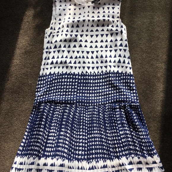 Dress - Picture 6 of 6